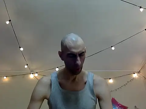 HandsomeAlfie online show from 8, 10, 2025