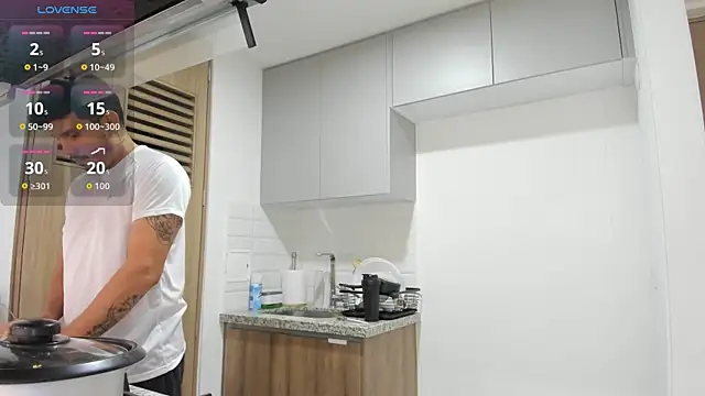 Snapshot of alejandro_stark chatting on 17, 9, 2025 alejandro stark online show from 17, 9, 2025