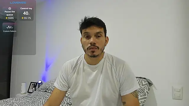 Snapshot of alejandro_stark chatting on 20, 9, 2025 alejandro stark online show from 20, 9, 2025