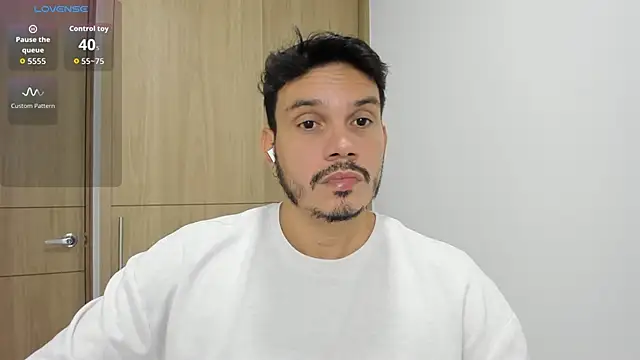 Snapshot of alejandro_stark chatting on 18, 10, 2025 alejandro stark online show from 18, 10, 2025