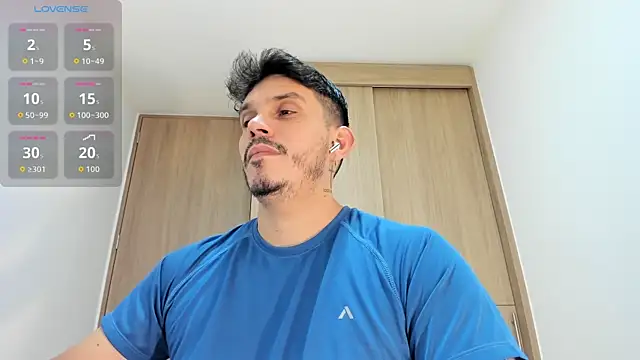 Snapshot of alejandro_stark chatting on 27, 10, 2025 alejandro stark online show from 27, 10, 2025