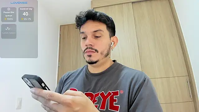 Snapshot of alejandro_stark chatting on 4, 11, 2025 alejandro stark online show from 4, 11, 2025