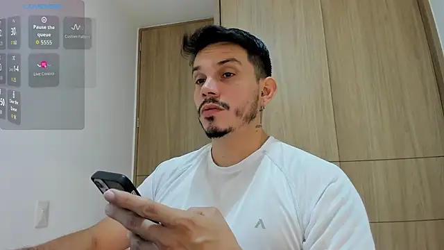 Snapshot of alejandro_stark chatting on 14, 11, 2025 alejandro stark online show from 14, 11, 2025