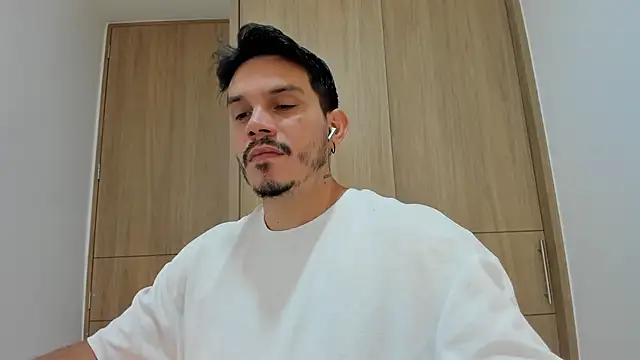 Snapshot of alejandro_stark chatting on 29, 11, 2025 alejandro stark online show from 29, 11, 2025