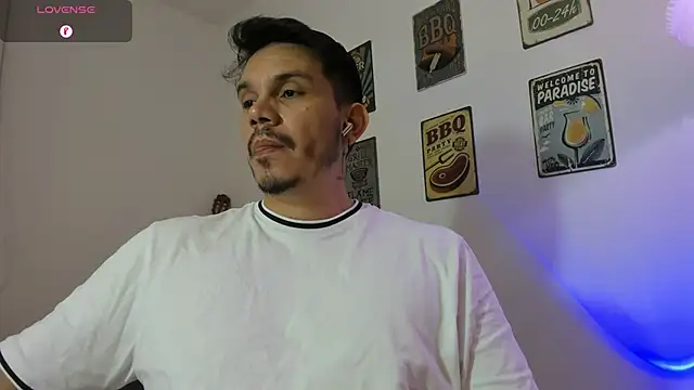 Snapshot of alejandro_stark chatting on 15, 1, 2026 alejandro stark online show from 15, 1, 2026