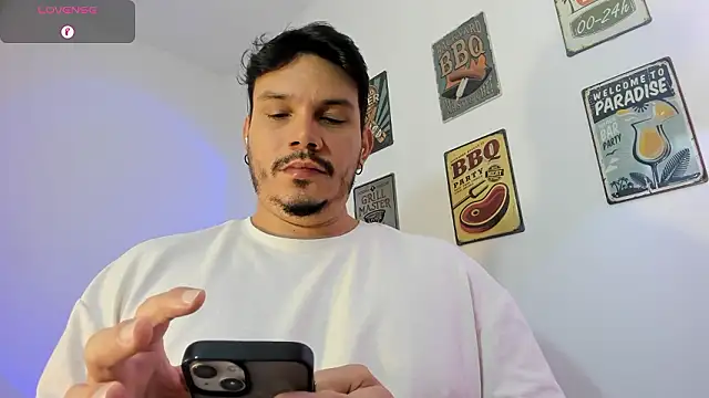 Snapshot of alejandro_stark chatting on 3, 2, 2026 alejandro stark online show from 3, 2, 2026