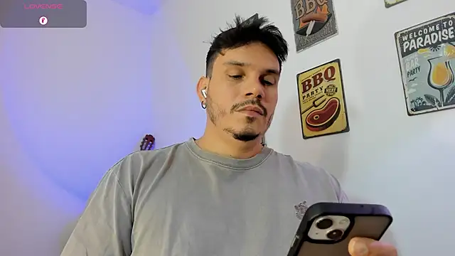 Snapshot of alejandro_stark chatting on 5, 2, 2026 alejandro stark online show from 5, 2, 2026