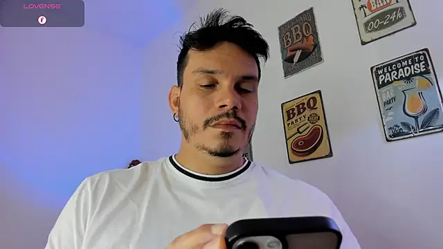 Snapshot of alejandro_stark chatting on 4, 3, 2026 alejandro stark online show from 4, 3, 2026