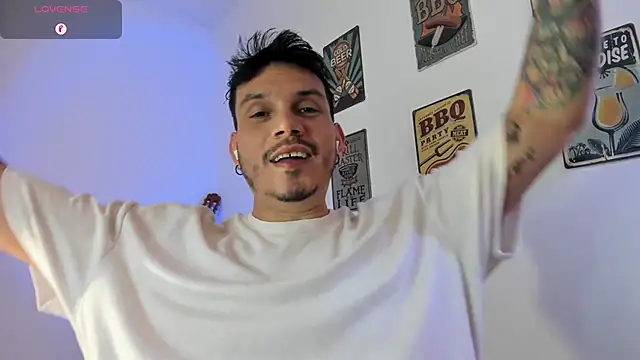 Snapshot of alejandro_stark chatting on 5, 3, 2026 alejandro stark online show from 5, 3, 2026