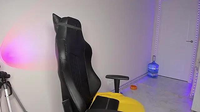 Vincent Strong online show from 3, 1, 2025