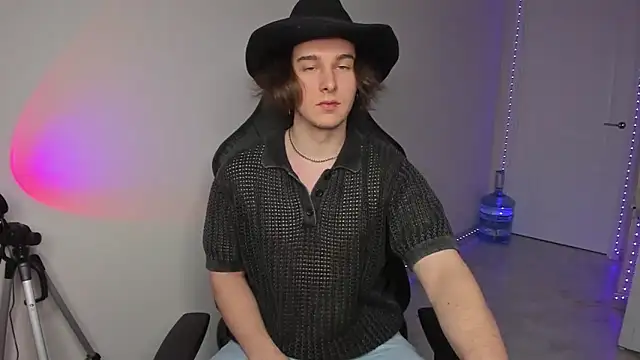 Vincent Strong online show from 5, 1, 2025