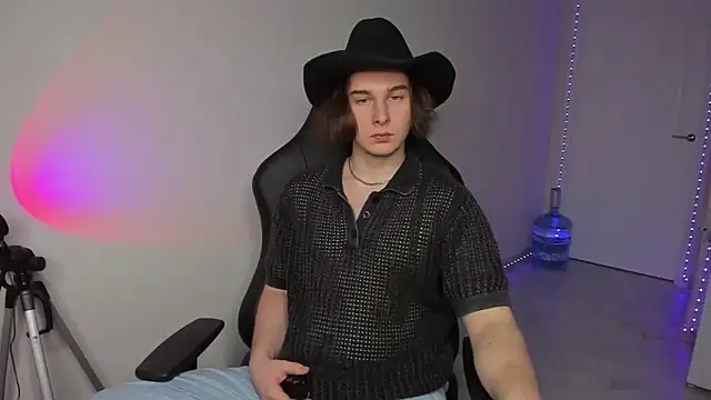 Vincent Strong online show from 5, 1, 2025