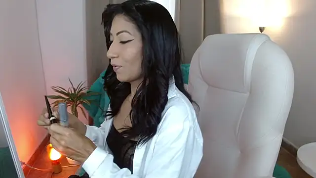 sofia perez    online show from 13, 2, 2025