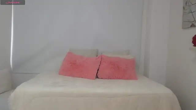 sofia perez    online show from 30, 4, 2026