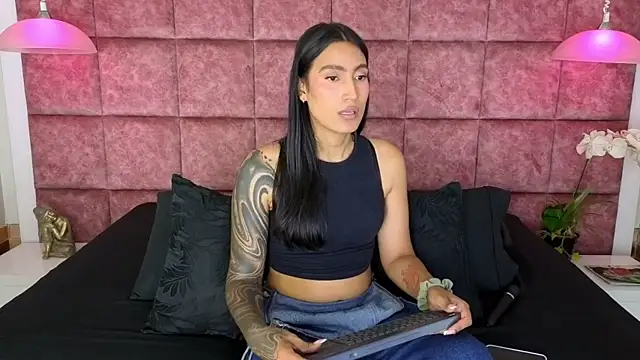 Taly Fox online show from 8, 5, 2026