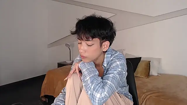 hot little bunny online show from 6, 2, 2025