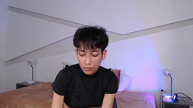 hot little bunny online show from 9, 2, 2025