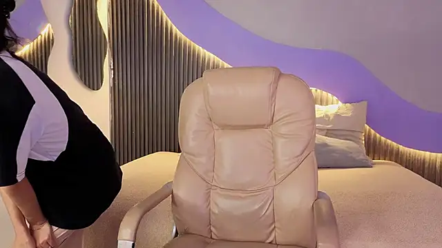 hot little bunny online show from 2, 2, 2026