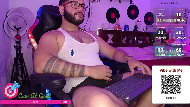 Snapshot of Xein_WoIf chatting on 9, 8, 2026 Xein WoIf online show from 9, 8, 2026