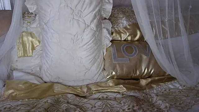 Snapshot of Mia-Montal777 chatting on 12, 3, 2025 Mia-Montal777 online show from 12, 3, 2025