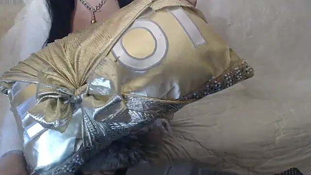 Snapshot of Mia-Montal777 chatting on 14, 12, 2025 Mia-Montal777 online show from 14, 12, 2025