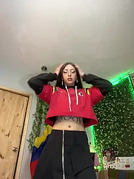 VickyJackson  online show from 8, 7, 2026