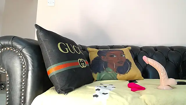 santa queenn online show from 14, 1, 2025