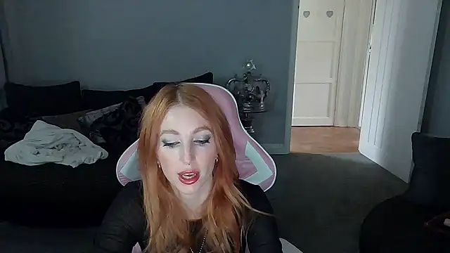 Red firesquirt online show from 15, 10, 2025