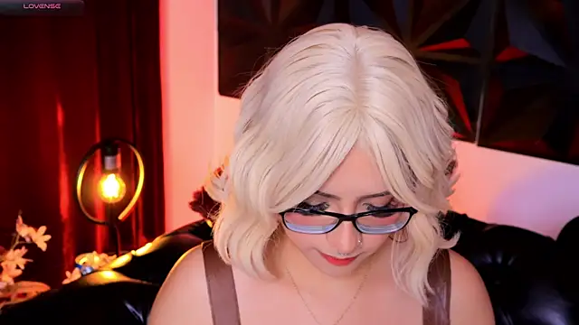 Snapshot of Misselektra__ chatting on 29, 12, 2024 Misselektra   online show from 29, 12, 2024
