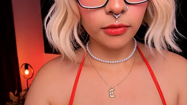 Snapshot of Misselektra__ chatting on 31, 12, 2024 Misselektra   online show from 31, 12, 2024
