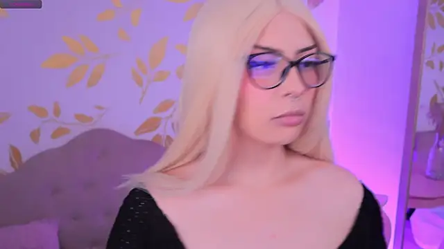 Snapshot of Misselektra__ chatting on 17, 9, 2025 Misselektra   online show from 17, 9, 2025