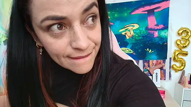 LovelyAzucena online show from 25, 6, 2026