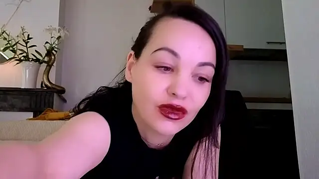 Lilie romeo online show from 23, 12, 2024