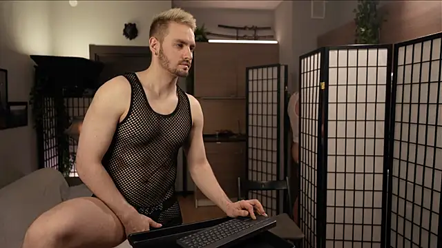 enjoy me online show from 5, 3, 2025