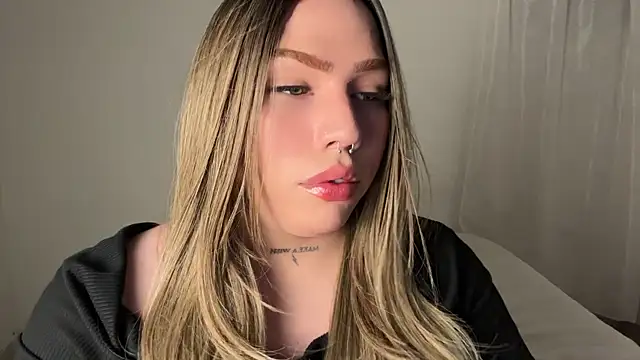 Snapshot of IsabellaFigueredo__ chatting on 1, 3, 2026 IsabellaFigueredo online show from 1, 3, 2026