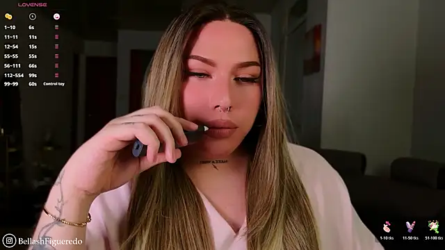 Snapshot of IsabellaFigueredo__ chatting on 11, 4, 2026 IsabellaFigueredo online show from 11, 4, 2026