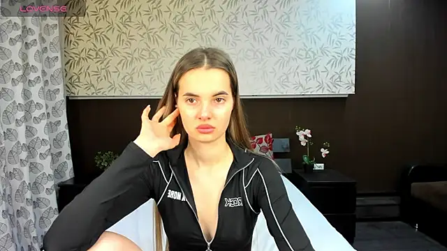 Donna Evans online show from 4, 12, 2024