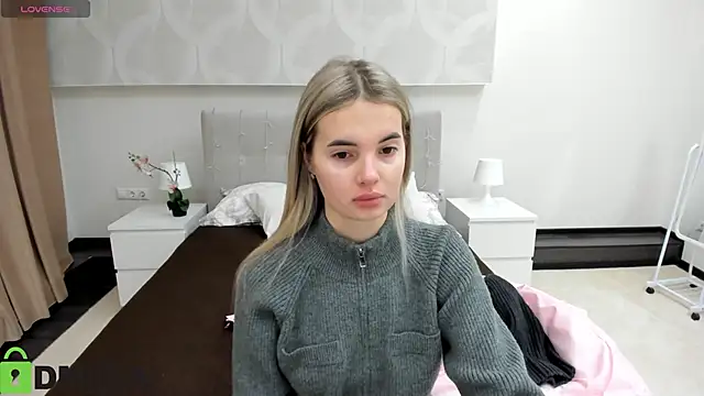 Snapshot of Donna_Evans chatting on 24, 11, 2025 Donna Evans online show from 24, 11, 2025