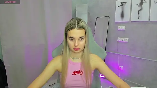 Snapshot of Donna_Evans chatting on 22, 12, 2025 Donna Evans online show from 22, 12, 2025