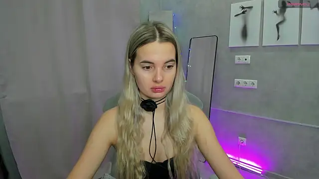 Snapshot of Donna_Evans chatting on 23, 12, 2025 Donna Evans online show from 23, 12, 2025