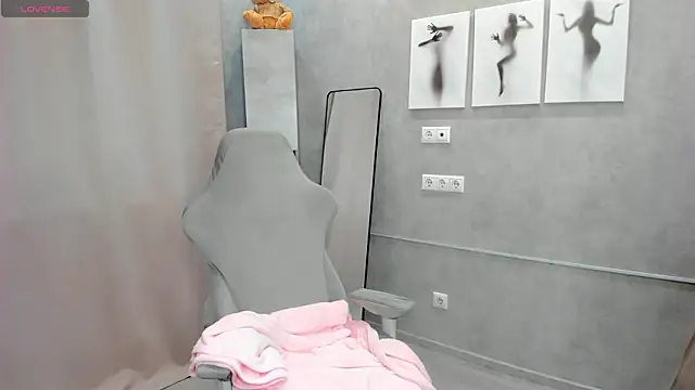 Snapshot of Donna_Evans chatting on 7, 3, 2026 Donna Evans online show from 7, 3, 2026