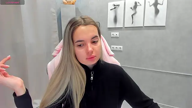 Snapshot of Donna_Evans chatting on 8, 3, 2026 Donna Evans online show from 8, 3, 2026