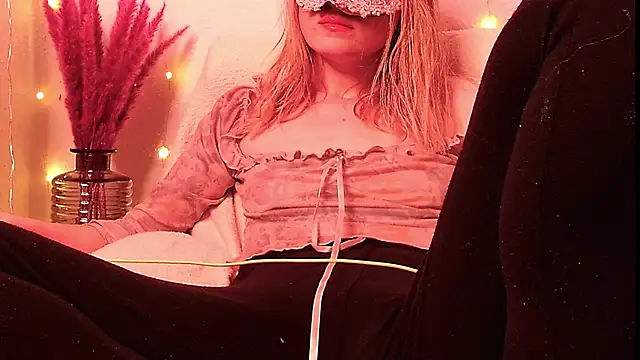 Snapshot of SecretAnni chatting on 2, 1, 2025 SecretAnni online show from 2, 1, 2025