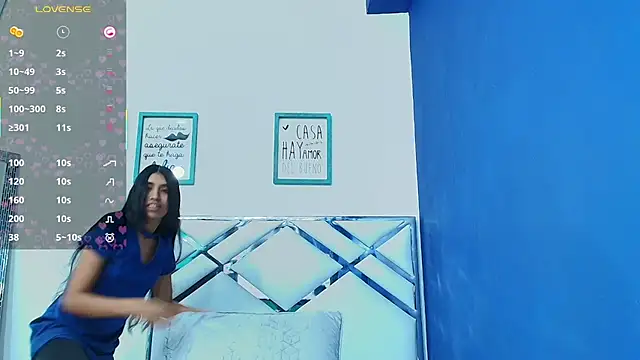 littlee emilyy  online show from 14, 2, 2025