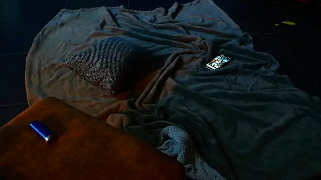 Str8boyy online show from 1, 2, 2025