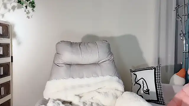 Snapshot of lvy-w chatting on 5, 2, 2025 lvy-w online show from 5, 2, 2025