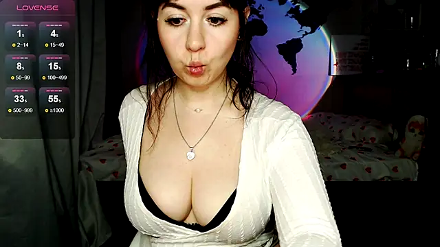 missgenevaonceagain  online show from 15, 10, 2025