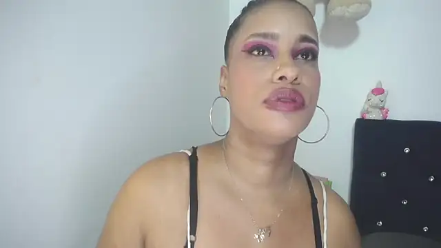 Snapshot of pamela_guzmaan chatting on 20, 9, 2025 pamela guzmaan online show from 20, 9, 2025