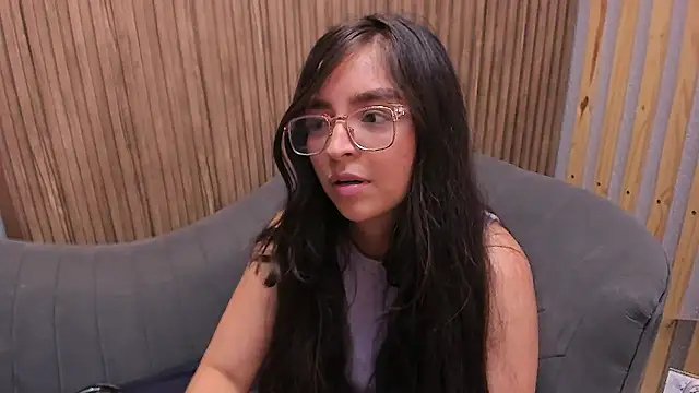 Eva Macalliter online show from 9, 2, 2025