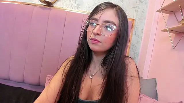 Eva Macalliter online show from 15, 9, 2025